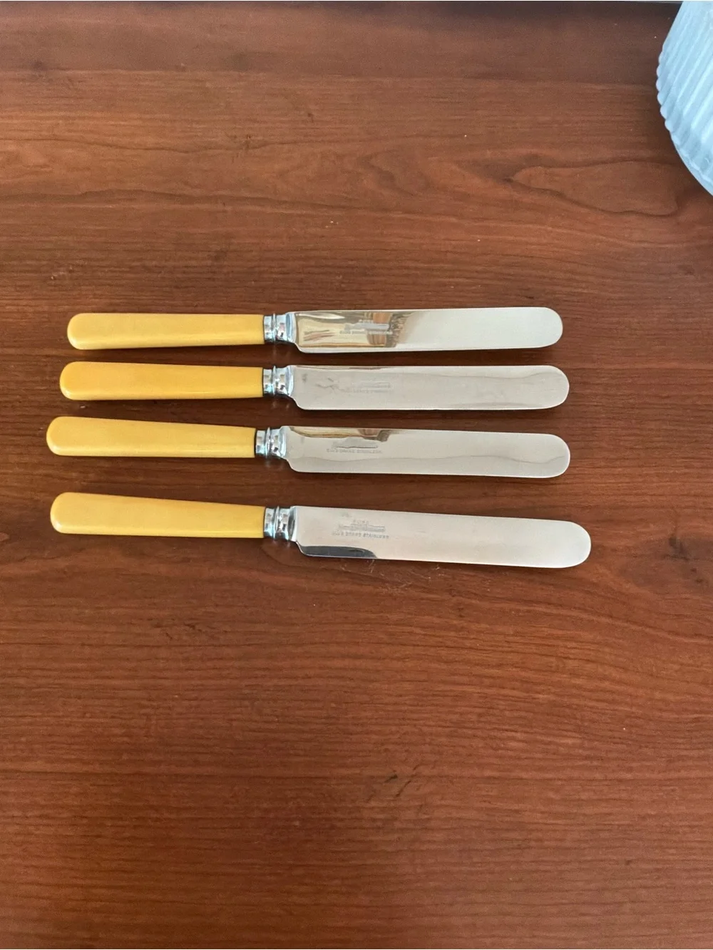 Vintage 50’s set of 4 Sheffield knifes with Furnival steel blades